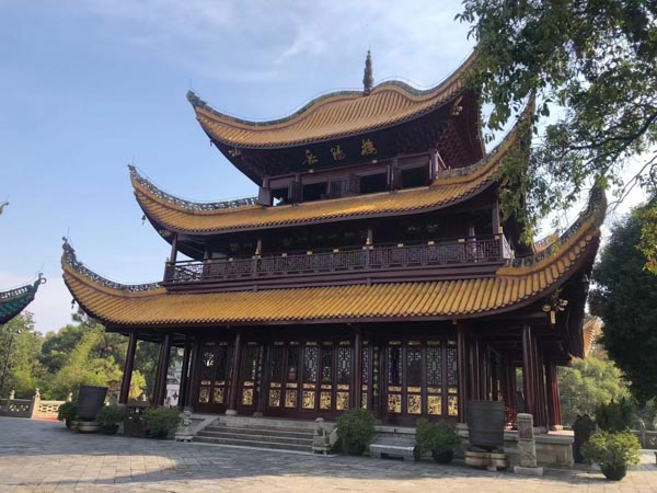 上海刑事案件律師來講講非法經(jīng)營數(shù)額已達到法定追訴標準后相關(guān)文件廢止怎么辦