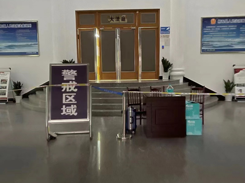 上海更好的刑事律師來(lái)講講被告人在案發(fā)后電話報(bào)警的行為是否成立自首