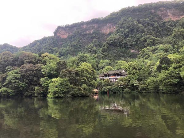 設(shè)置圈套控制賭博輸贏并從中獲取錢財如何處理？上海咨詢刑事律師告訴您