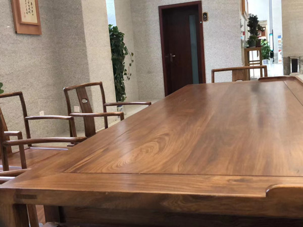 普陀刑事律師為您講解：偽造、盜竊、買賣武裝部隊專用標志管理定義